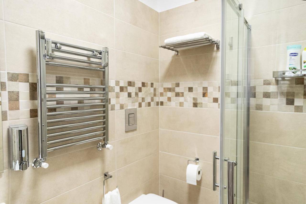 Tizzy Apartment & Rooms Bari Extérieur photo