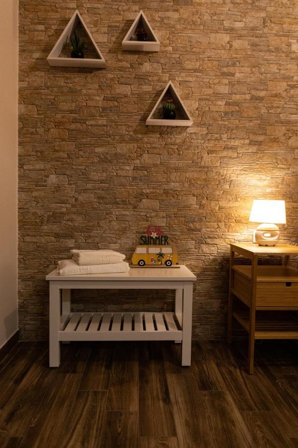 Tizzy Apartment & Rooms Bari Extérieur photo
