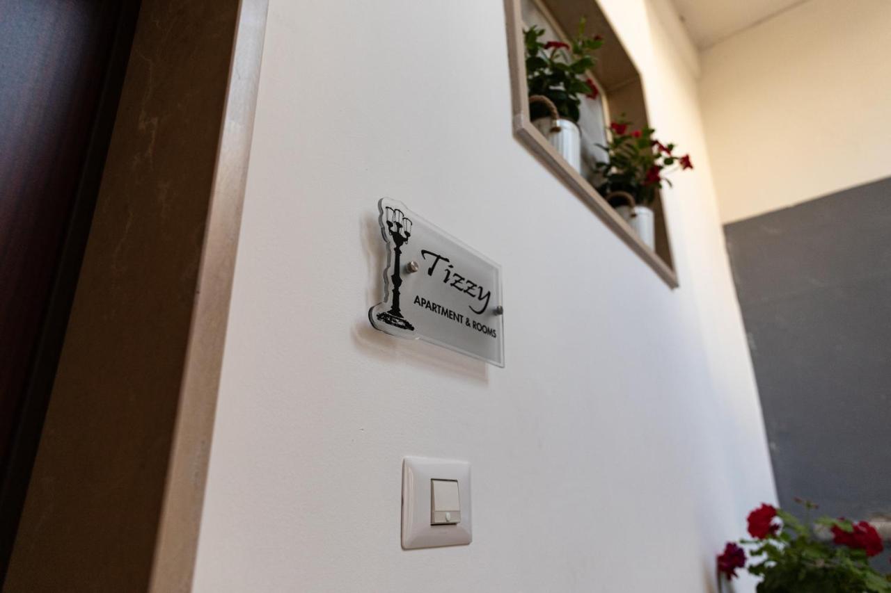 Tizzy Apartment & Rooms Bari Extérieur photo