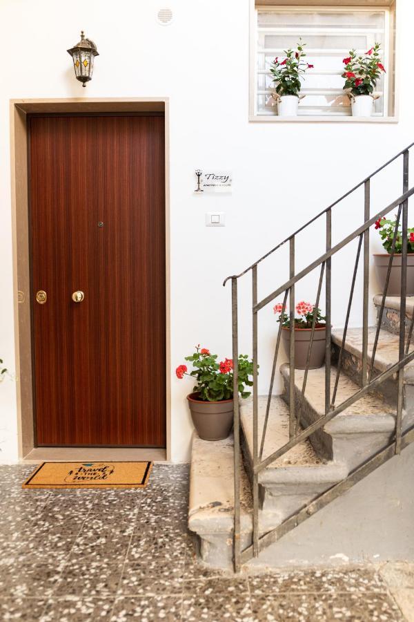 Tizzy Apartment & Rooms Bari Extérieur photo