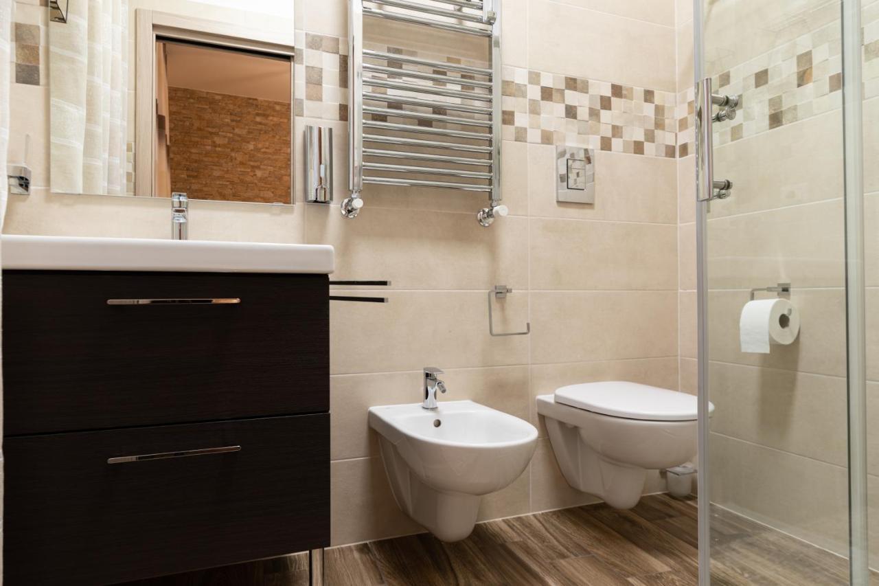 Tizzy Apartment & Rooms Bari Extérieur photo