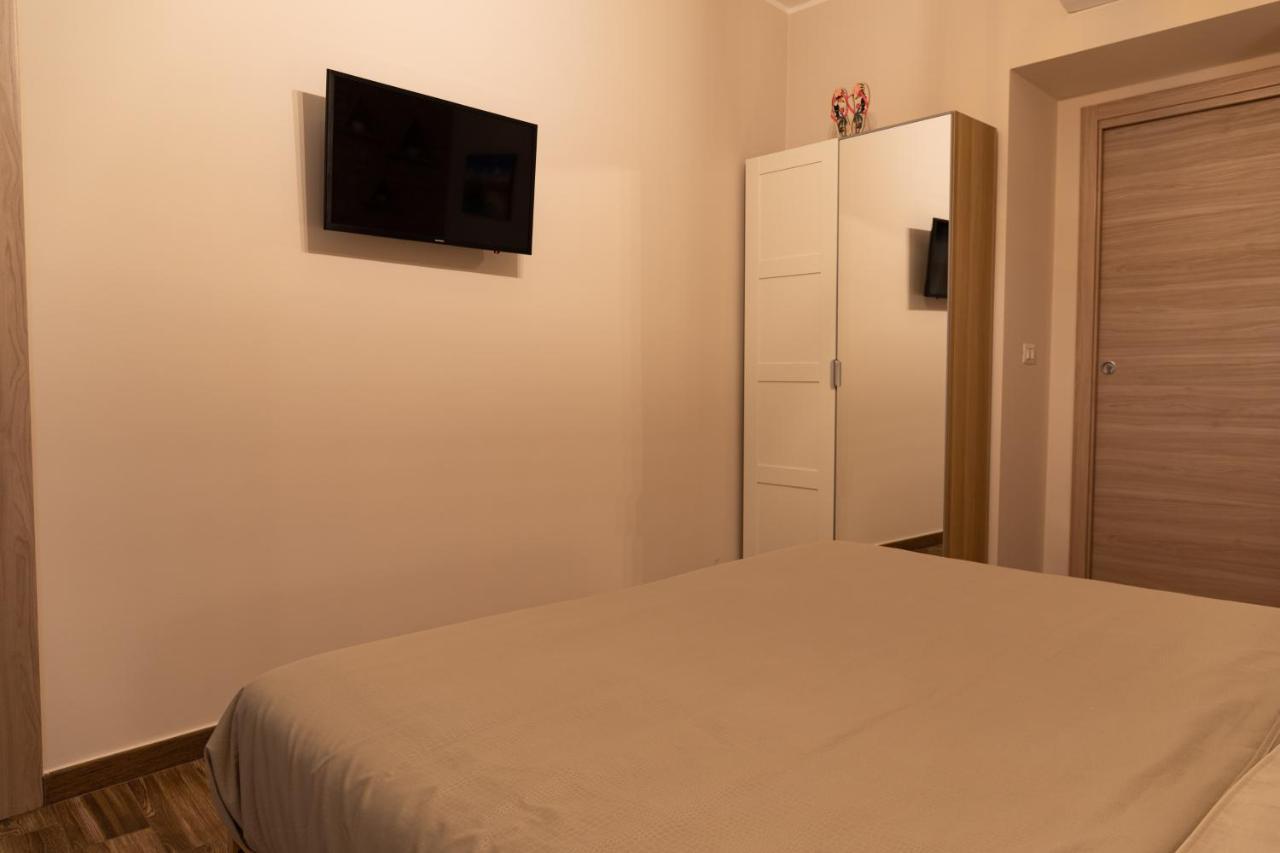 Tizzy Apartment & Rooms Bari Extérieur photo